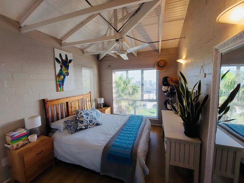 2 Bedroom Property for Sale in Vredehoek Western Cape